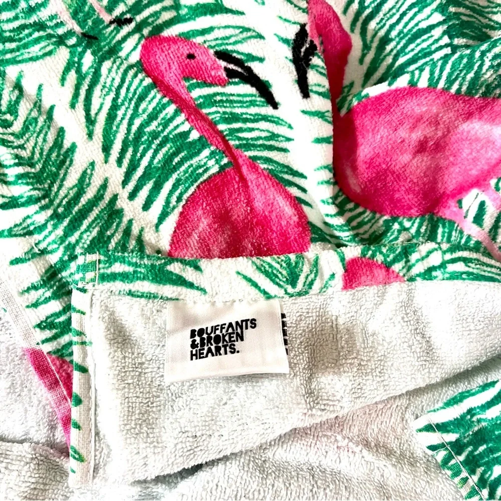 Bouffants & Broken Hearts Kendra Dandy Flamingo Beach Towel White/Pink/Green